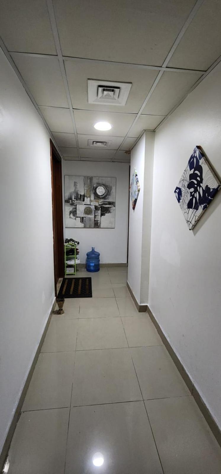 Sharing Apartment *