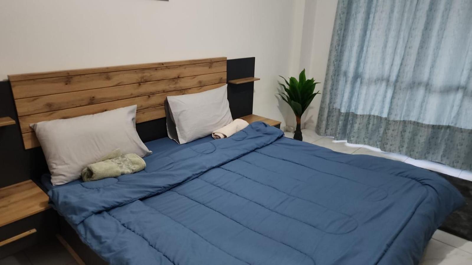 Sharing Apartment